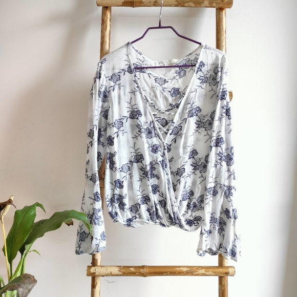 Navy and White Embroidered Bell Sleeve Blouse - Picture 16 of 17